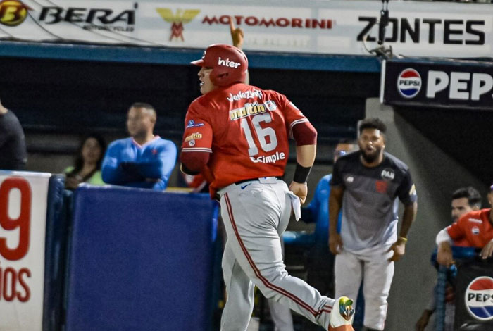 Cardenales Yojhan Quevedo